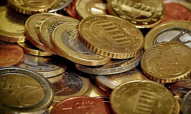 Χρέη στα Ταμεία: Αυτή είναι η νέα ρύθμιση – Πώς να κερδίσετε διπλό κούρεμα οφειλών και 120 δόσεις